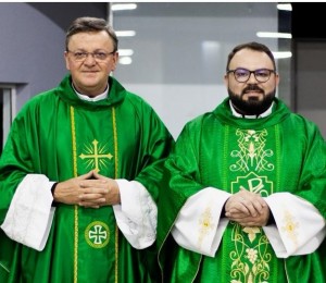 Posse dos novos vigários  Pe. João Schneider e Pe. César Pires