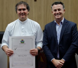 Padre Valdir Luiz Koch recebe Título de Cidadão Mato-grossense e é homenageado por sua missão pastoral