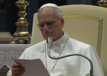 O Papa: redescobrir a oração como dimensão fundamental da nossa humanidade
