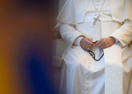 Papa: implorar piedade e não se acusar mutuamente nos conflitos