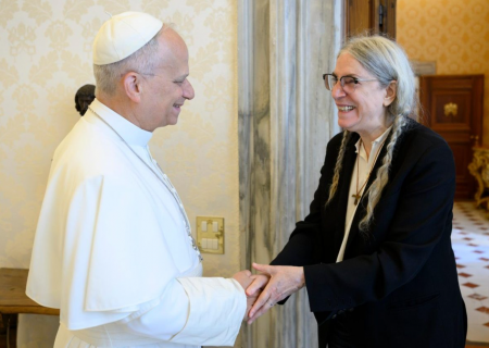Leão XIV se encontra com Patti Smith