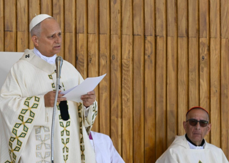 Papa: Cristo não permanece fechado no templo, mas caminha com o seu povo