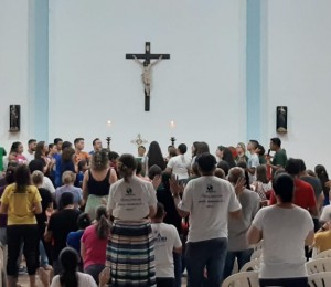 Retiro AME + reúne 200 participantes na Igreja Santa Rita de Cássia